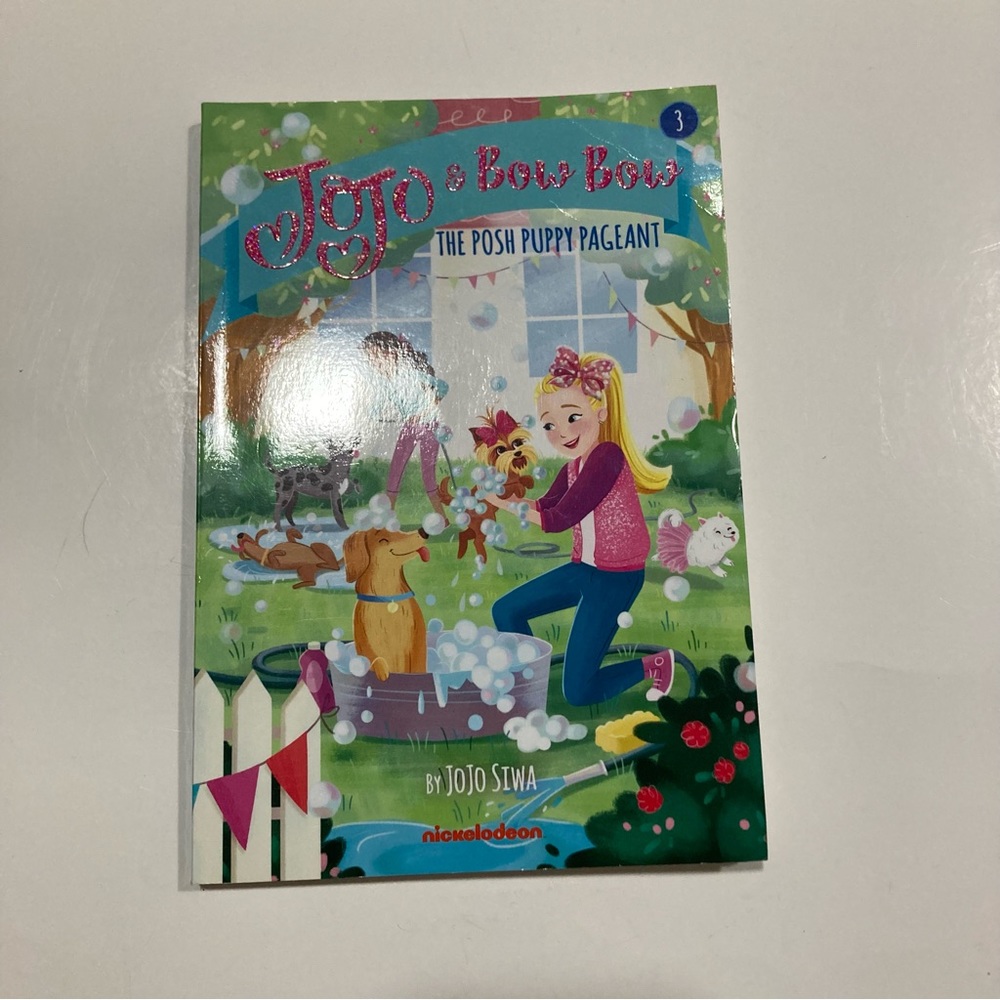 Jojo Siwa book set - Picture 7 of 8